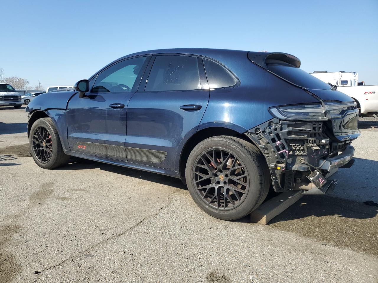 2021 Porsche Macan - Image 2