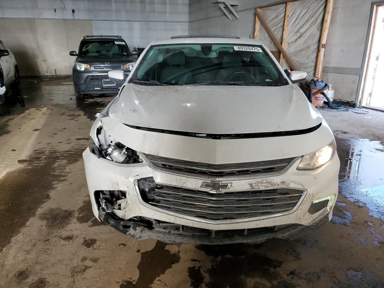 2017 Chevrolet Malibu - Image 5
