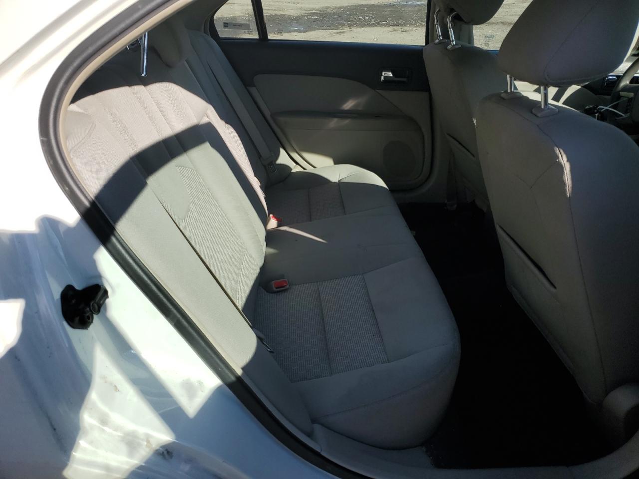 2012 Ford Fusion - Image 10