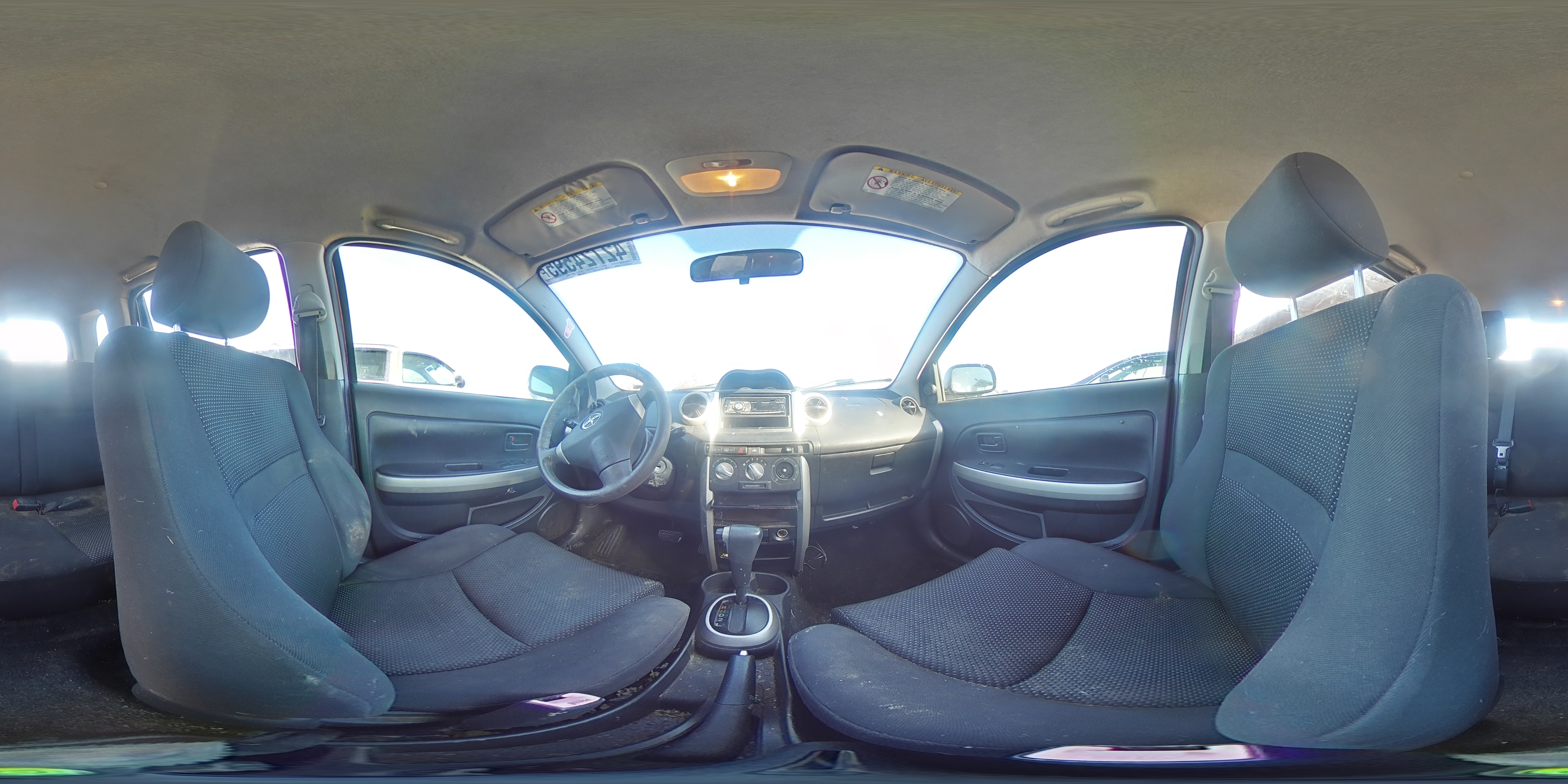 2005 Toyota xA - Image 13