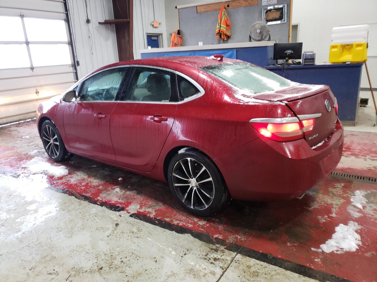 VIN 1G4PW5SK5G4130654 2016 BUICK VERANO no.2