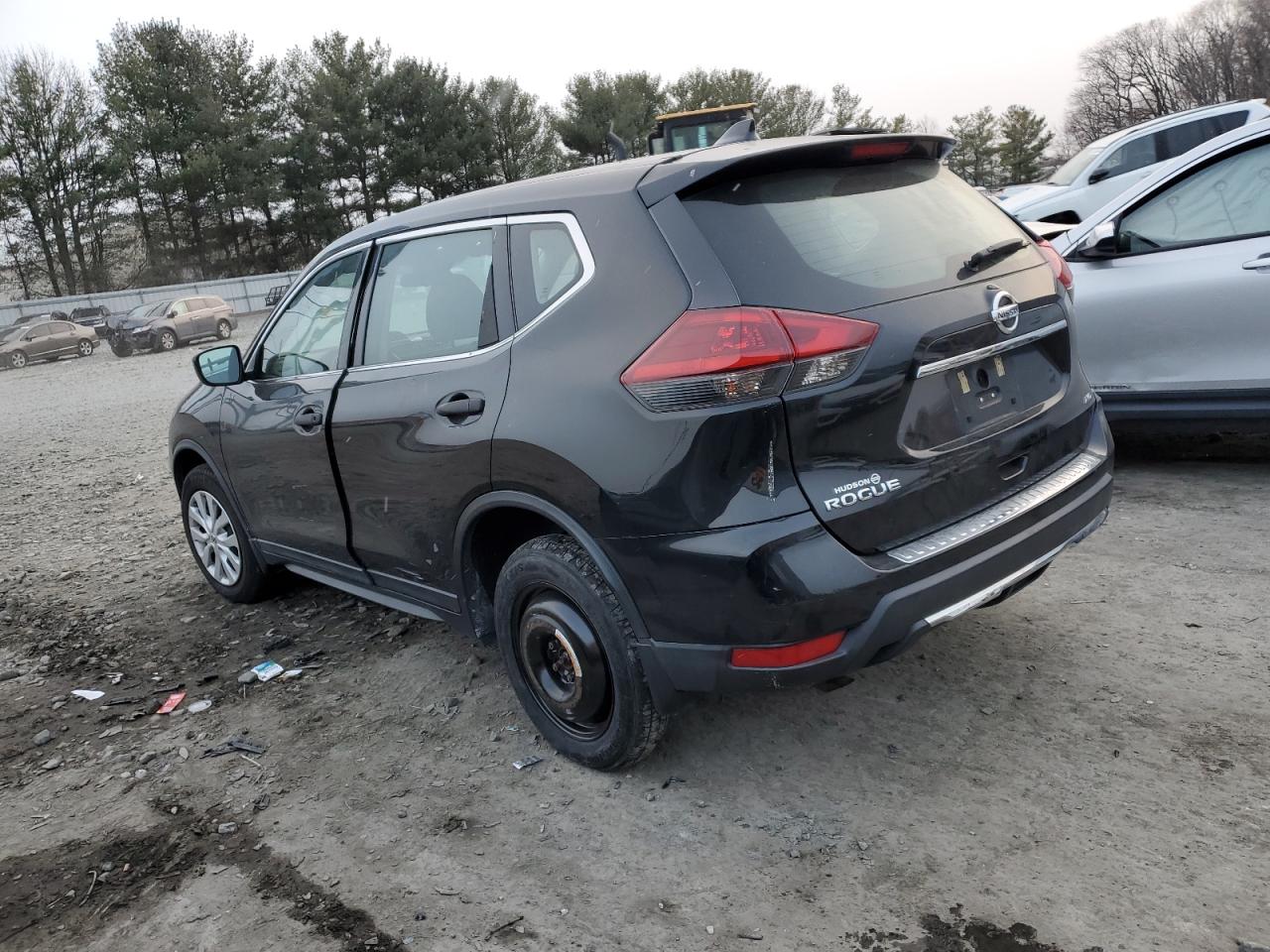 2019 Nissan Rogue - Image 2