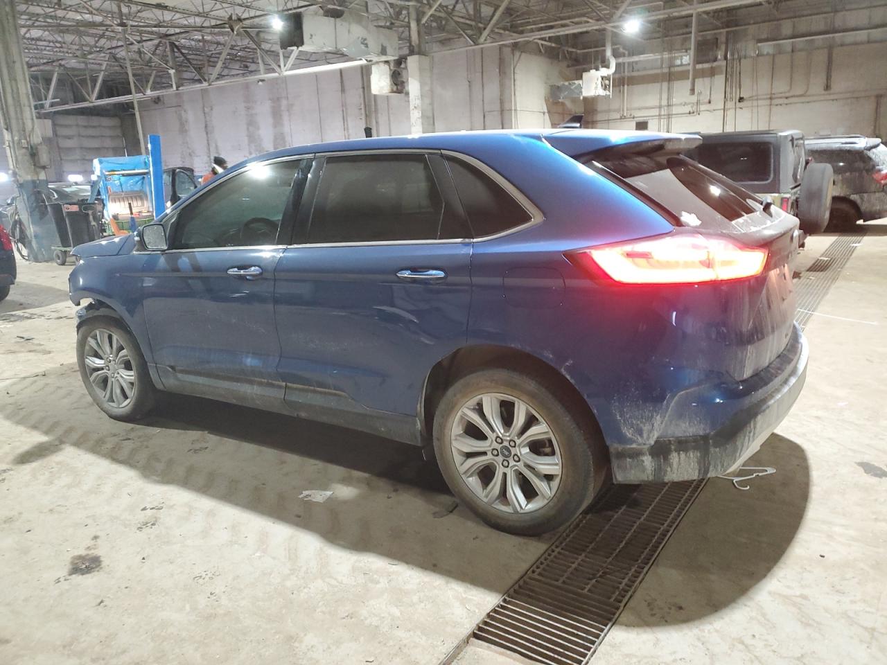 2022 Ford Edge - Image 2