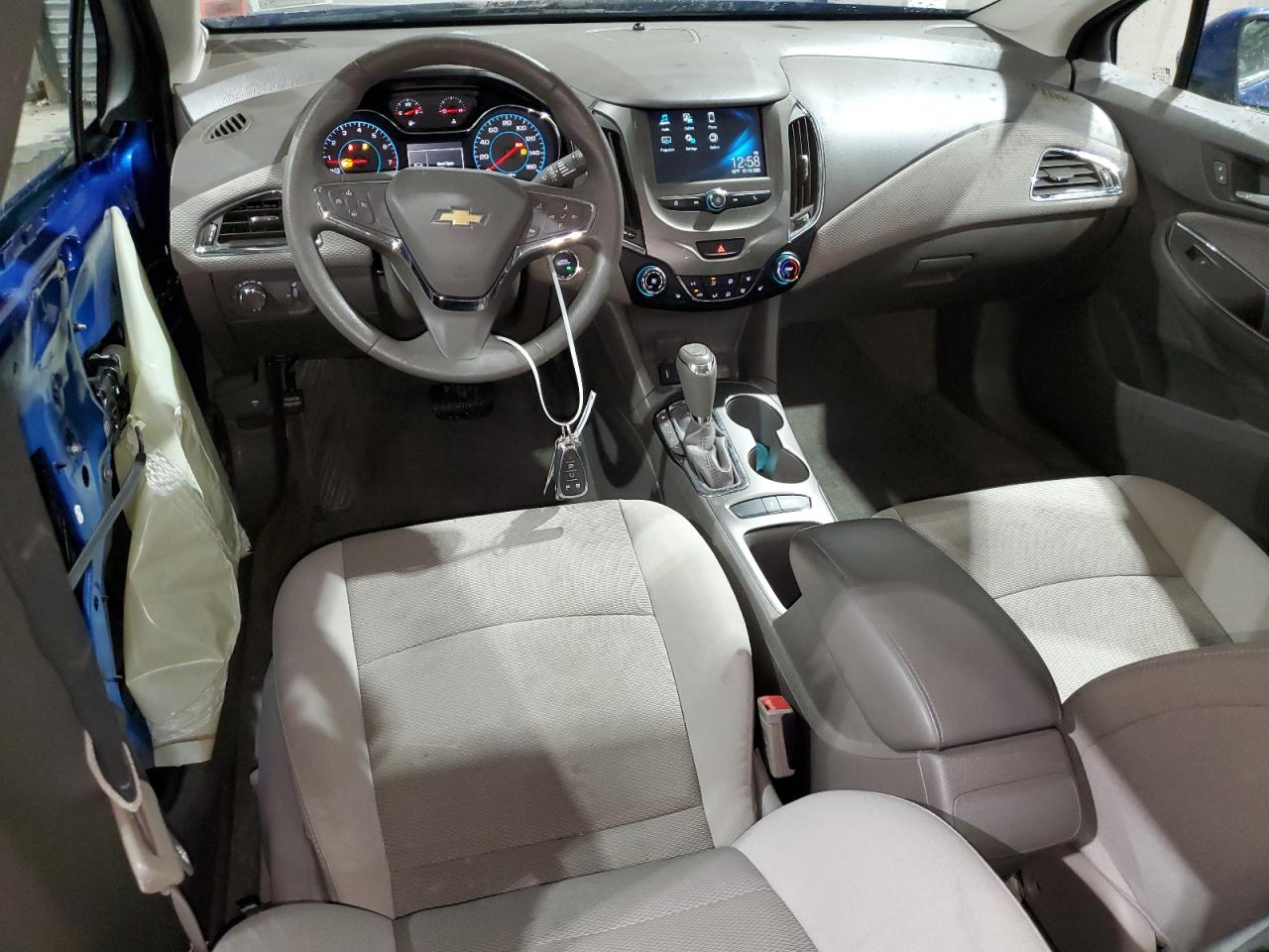 2017 Chevrolet Cruze - Image 8