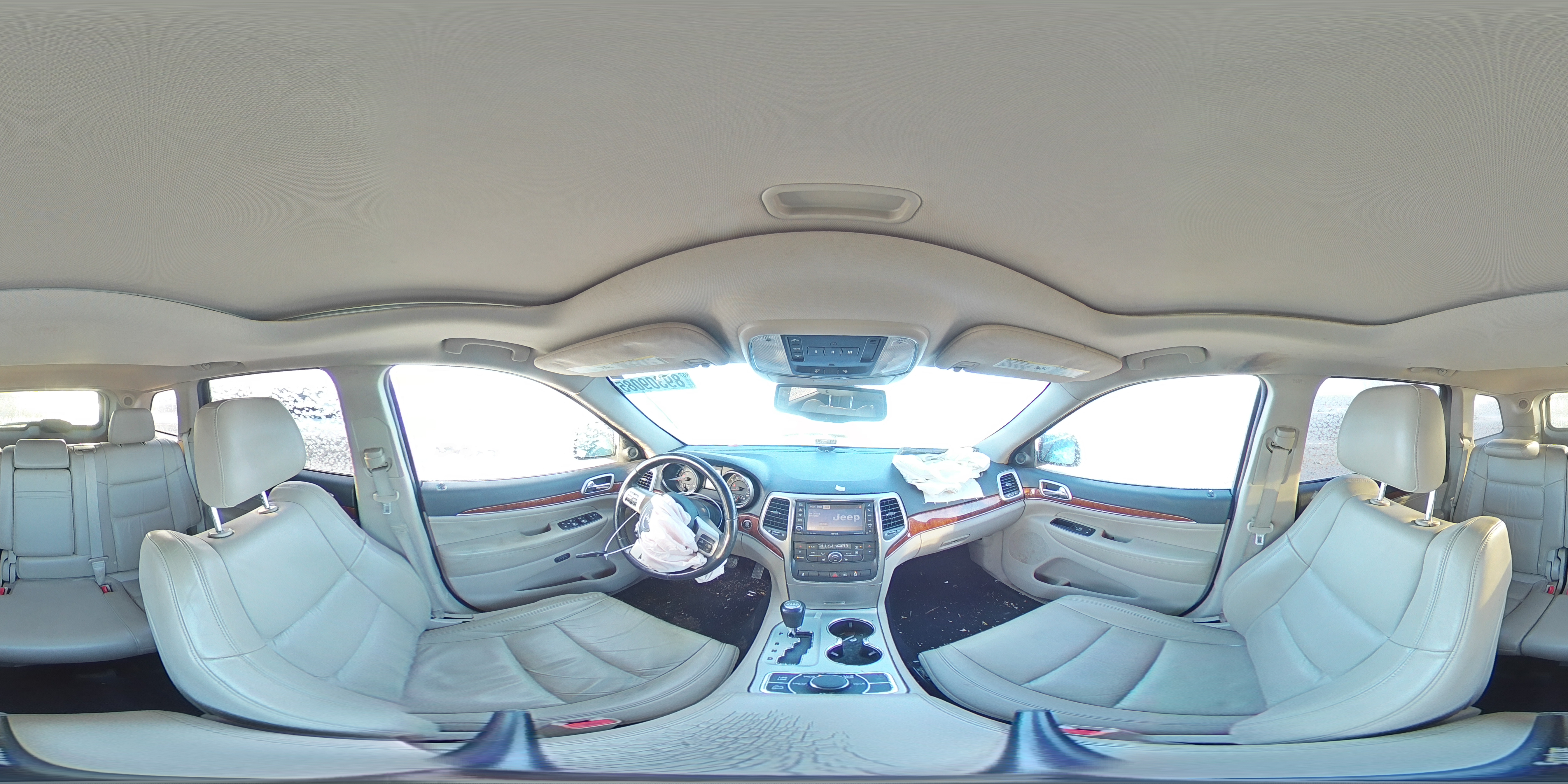 2012 Jeep Grand Cherokee - Image 13