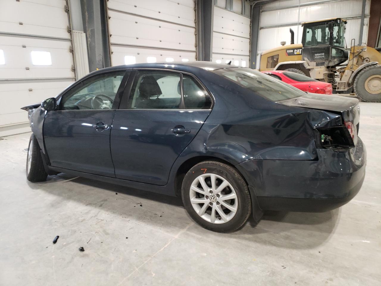 2010 Volkswagen Jetta - Image 2