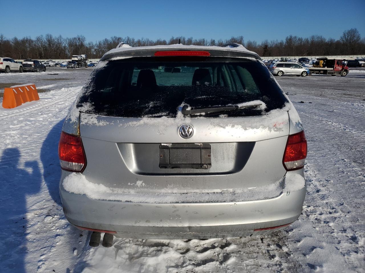 2010 Volkswagen Jetta - Image 6