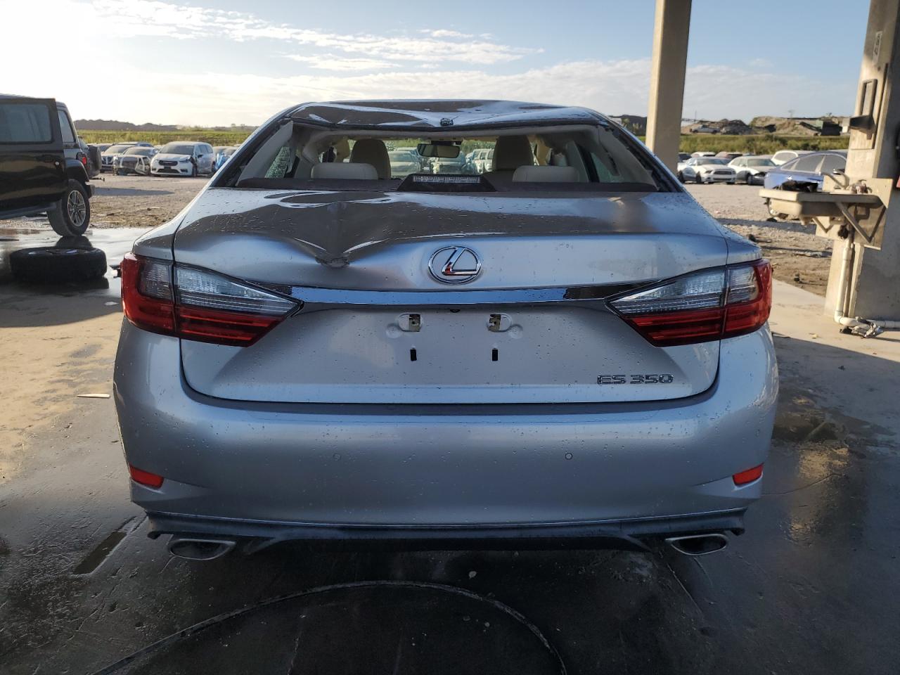 2017 Lexus ES - Image 6