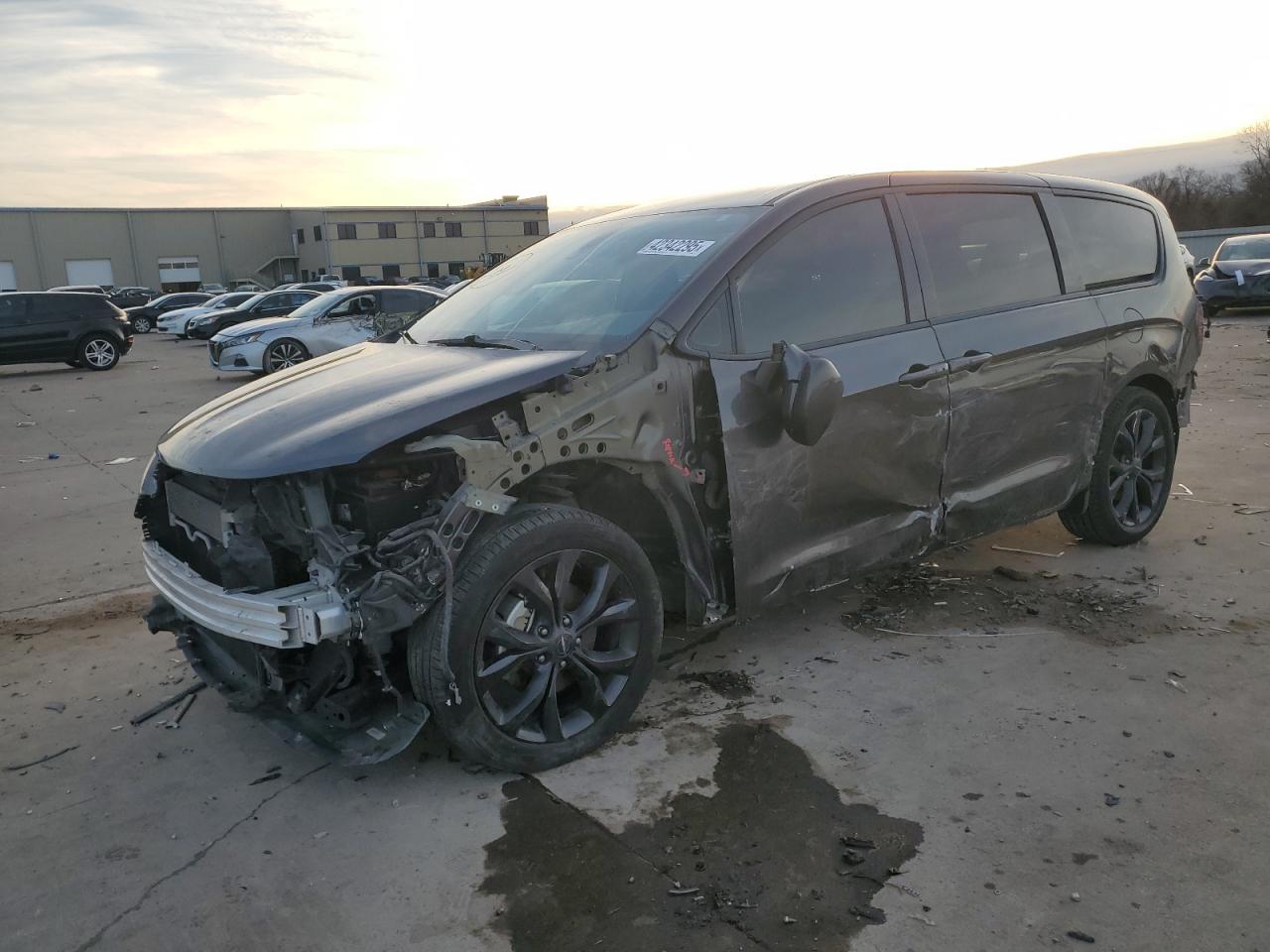 2020 Chrysler Pacifica - Image 1