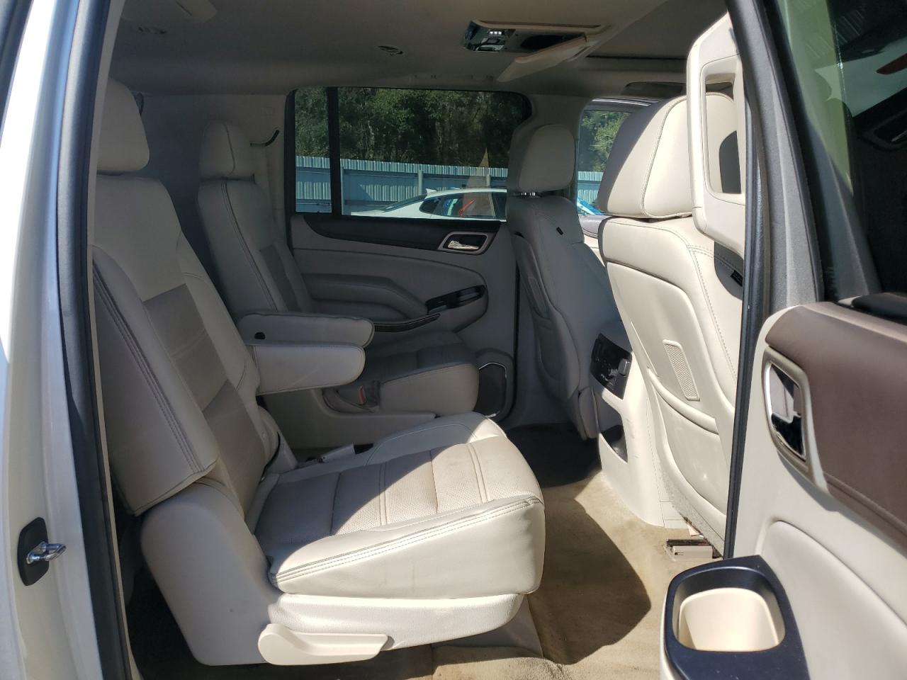 2015 GMC Yukon - Image 11