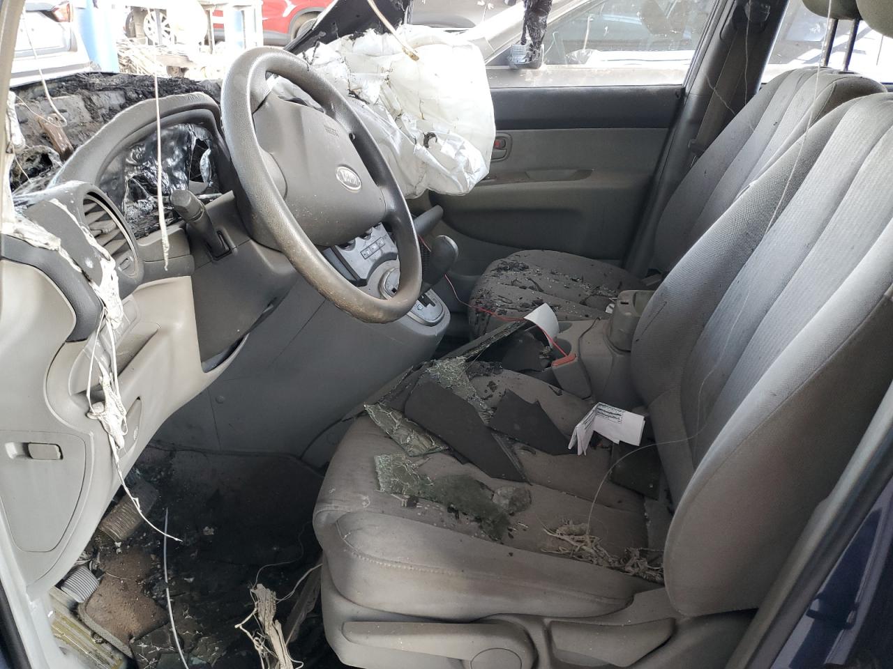 2007 Kia Rondo Base VIN: KNAFG525377072515 Lot: 87944025