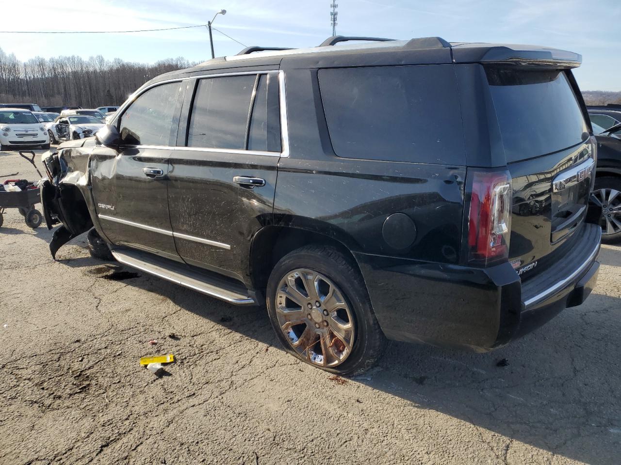 2016 GMC Yukon - Image 2