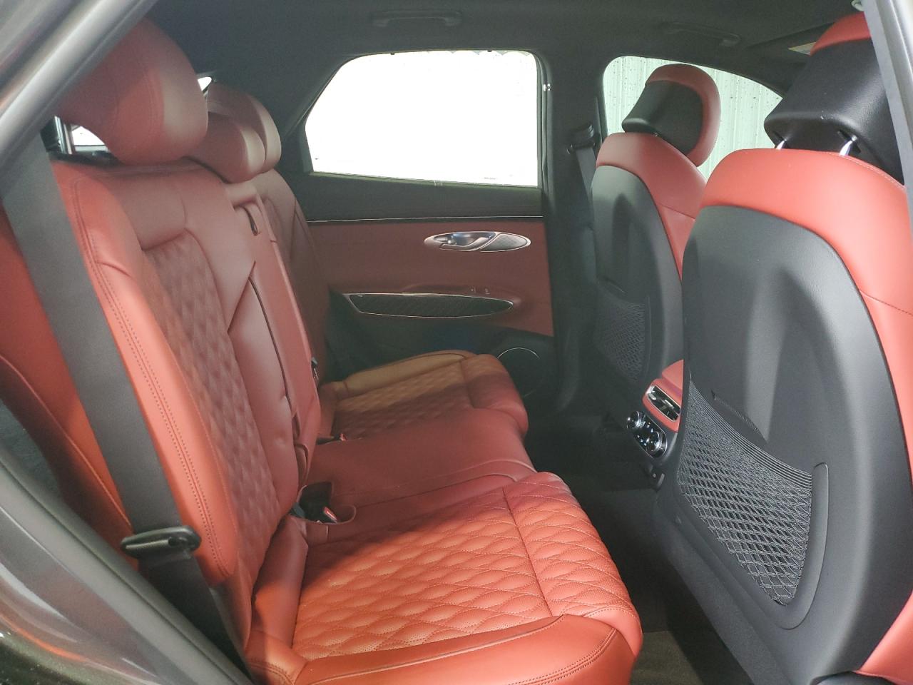 2024 Genesis GV70 - Image 11