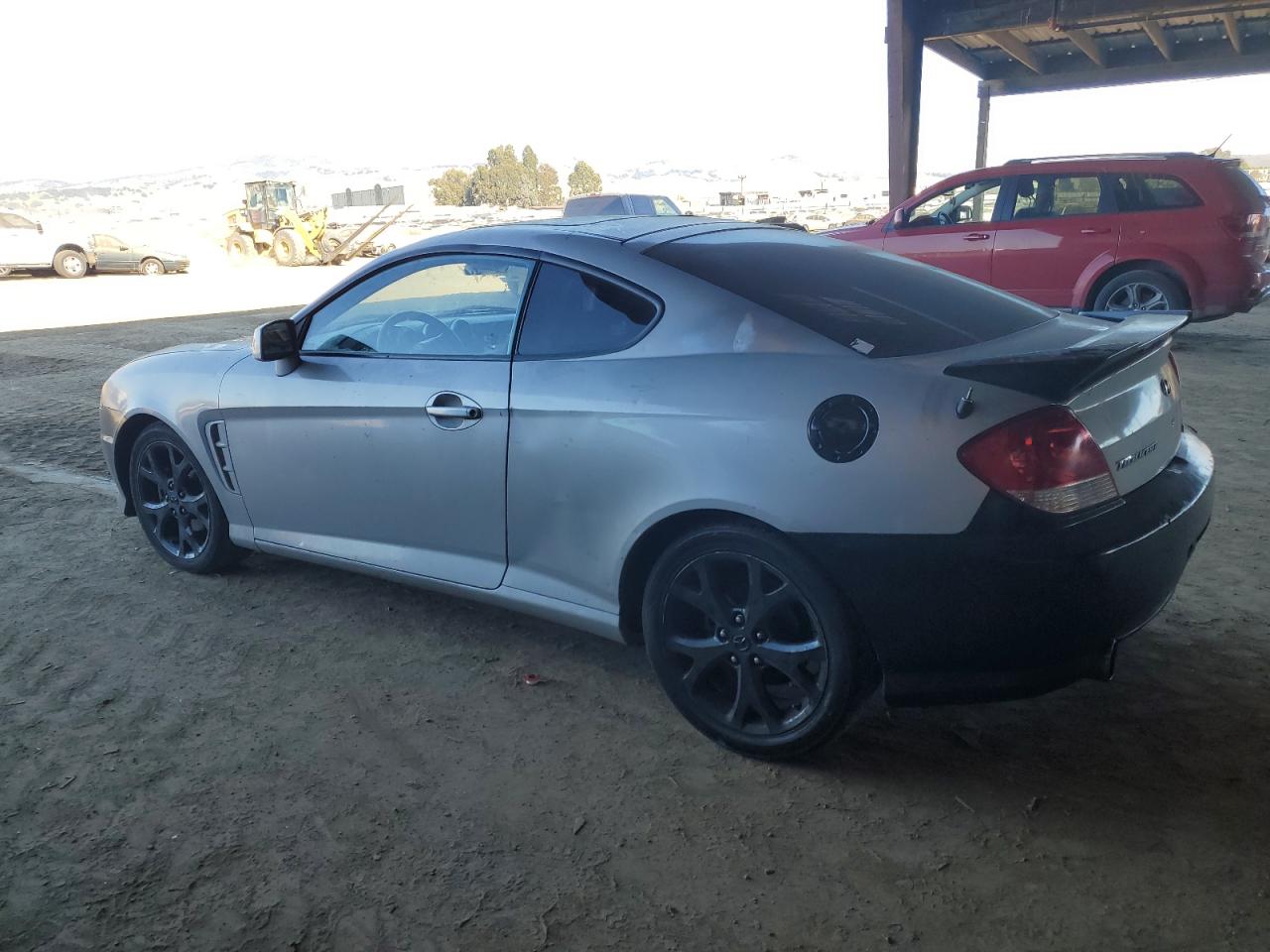 2005 Hyundai Tiburon - Image 2