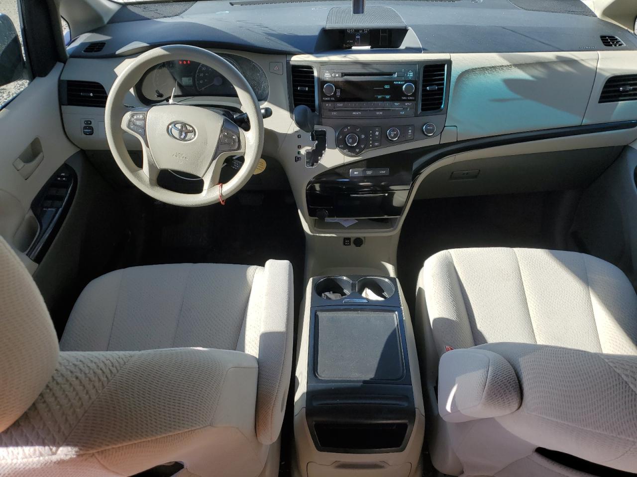 2012 Toyota Sienna - Image 8
