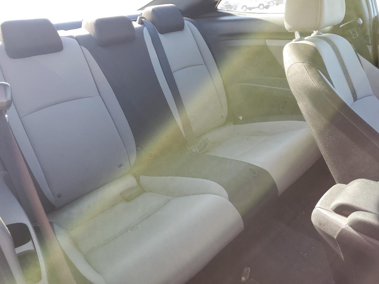 2016 Honda Civic - Image 10
