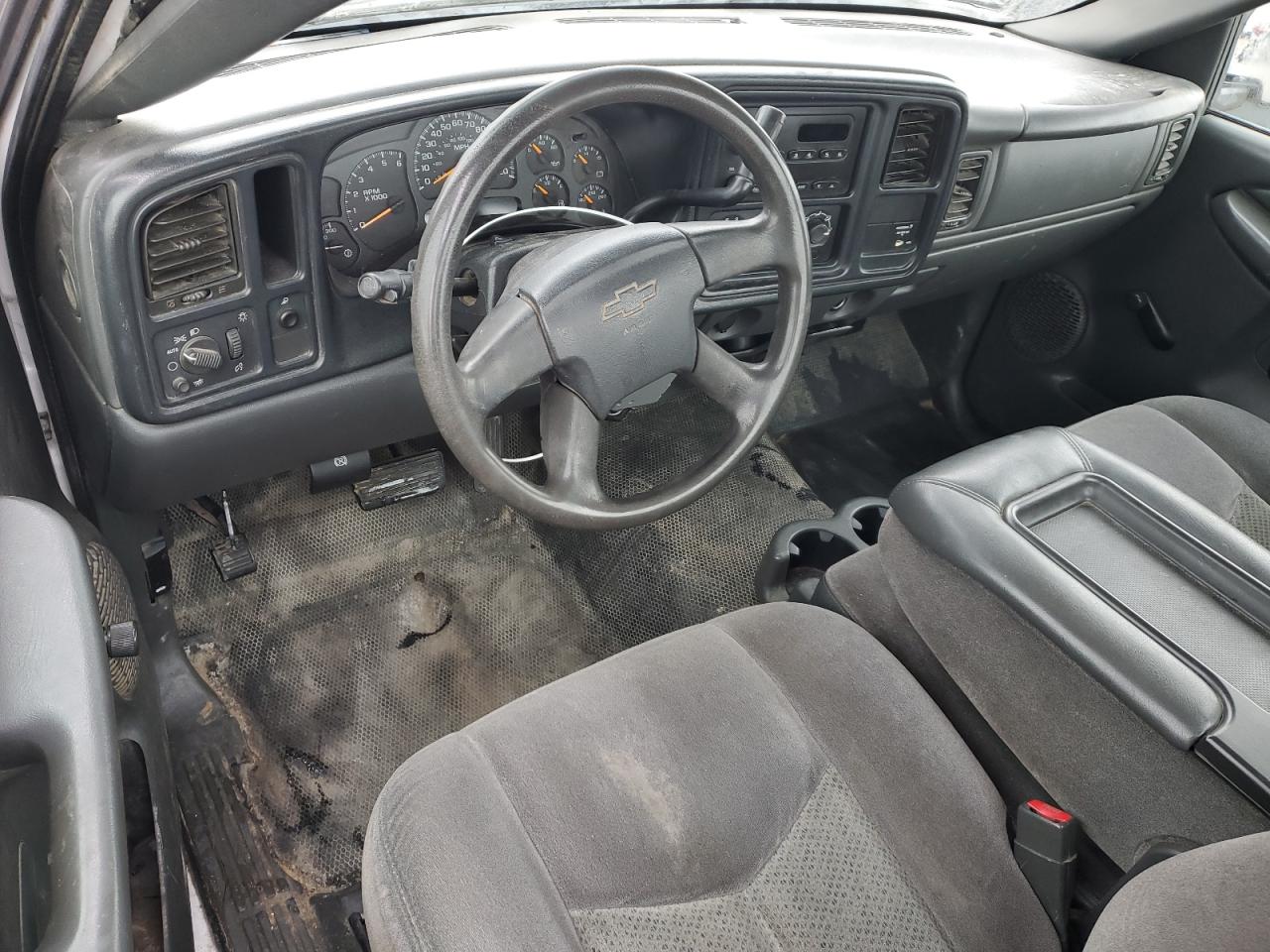 2005 Chevrolet Silverado - Image 8