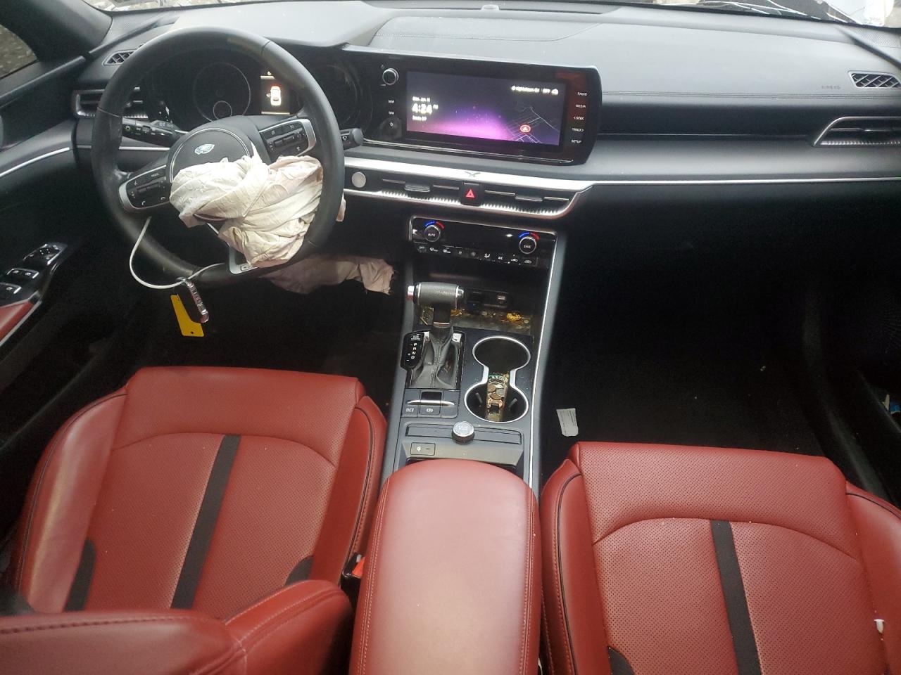 2022 Kia K5 - Image 8