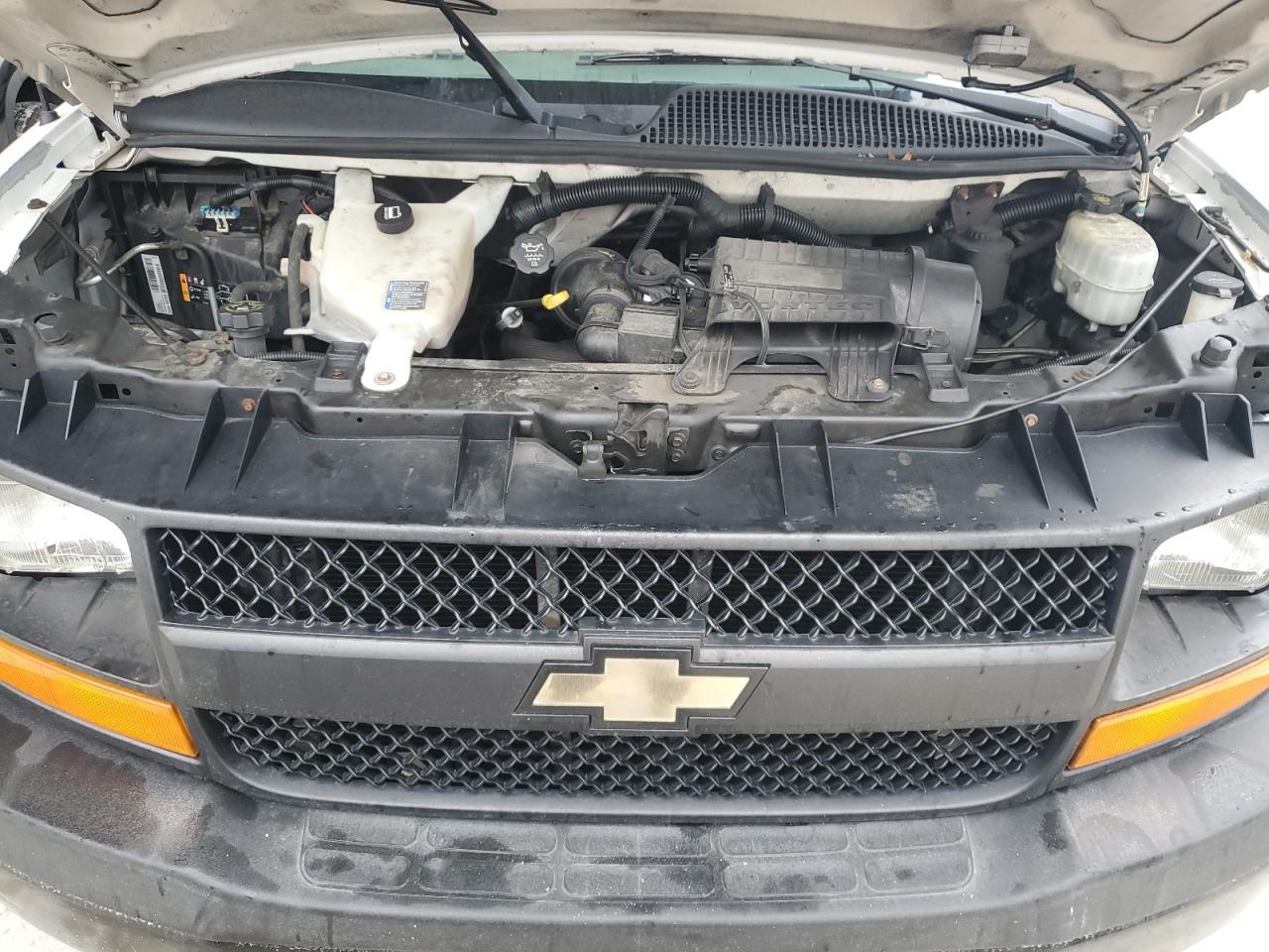 2013 Chevrolet Express - Image 11