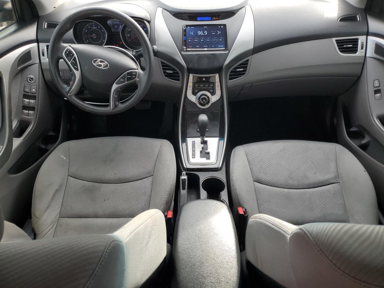 2011 Hyundai Elantra - Image 8