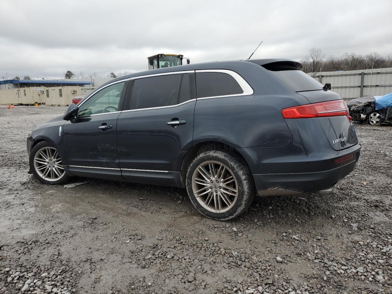2014 Lincoln MKT - Image 2