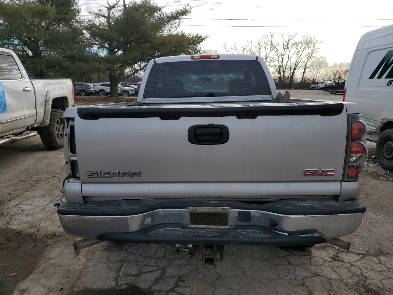 2005 GMC Sierra - Image 6