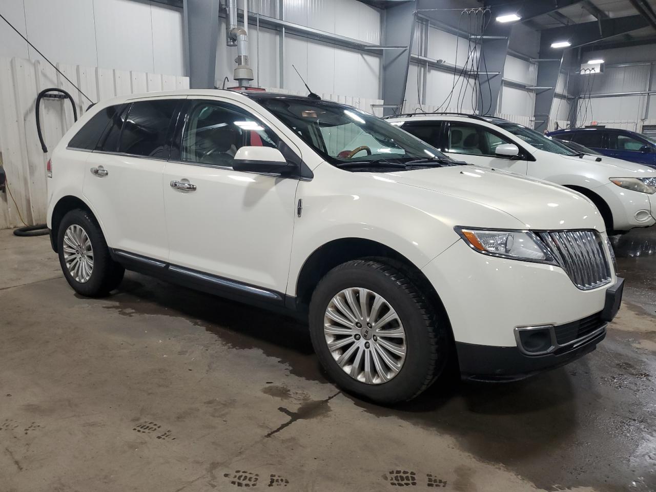 2013 Lincoln MKX - Image 4