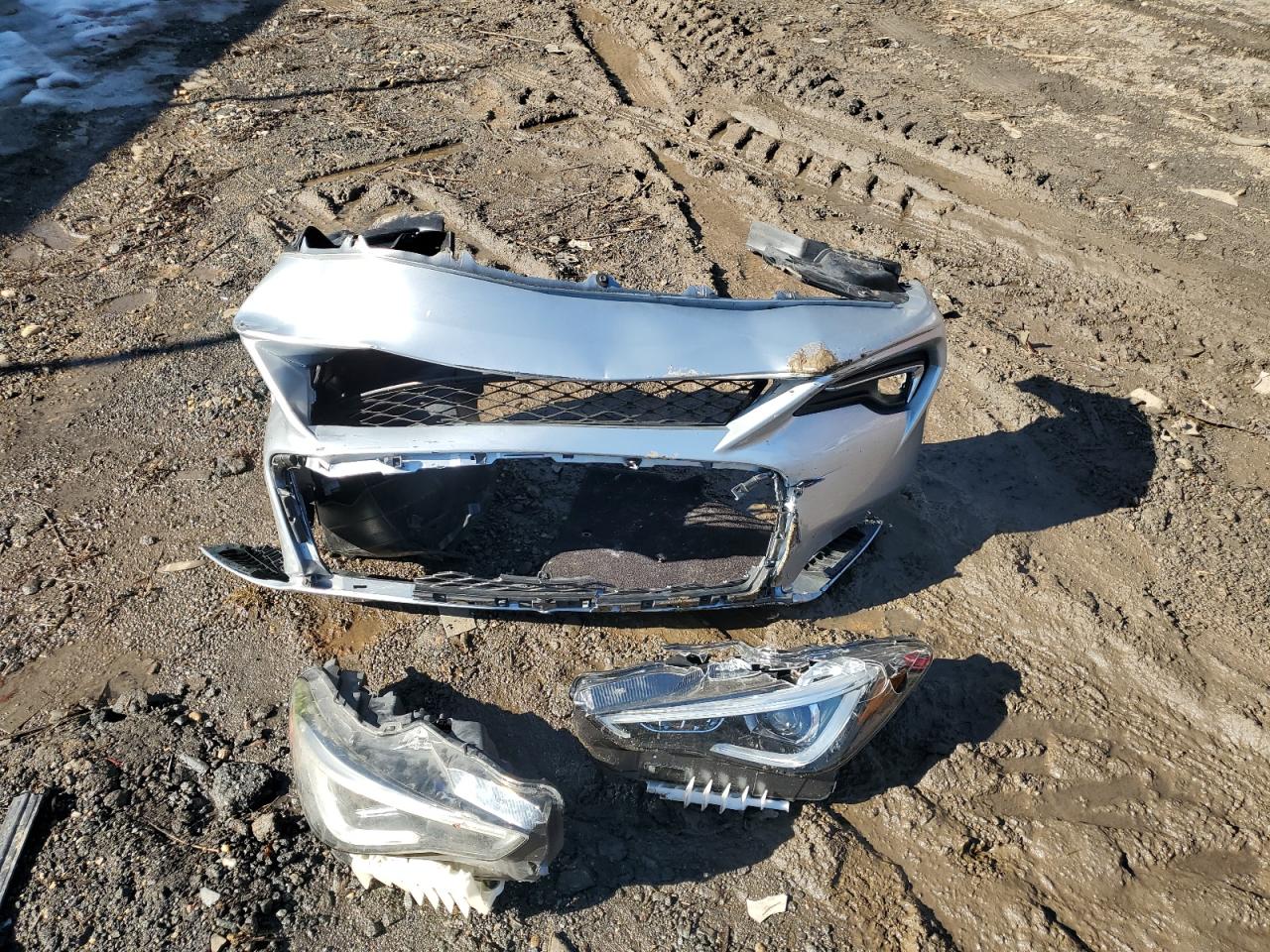 2018 Infiniti Q60 - Image 12