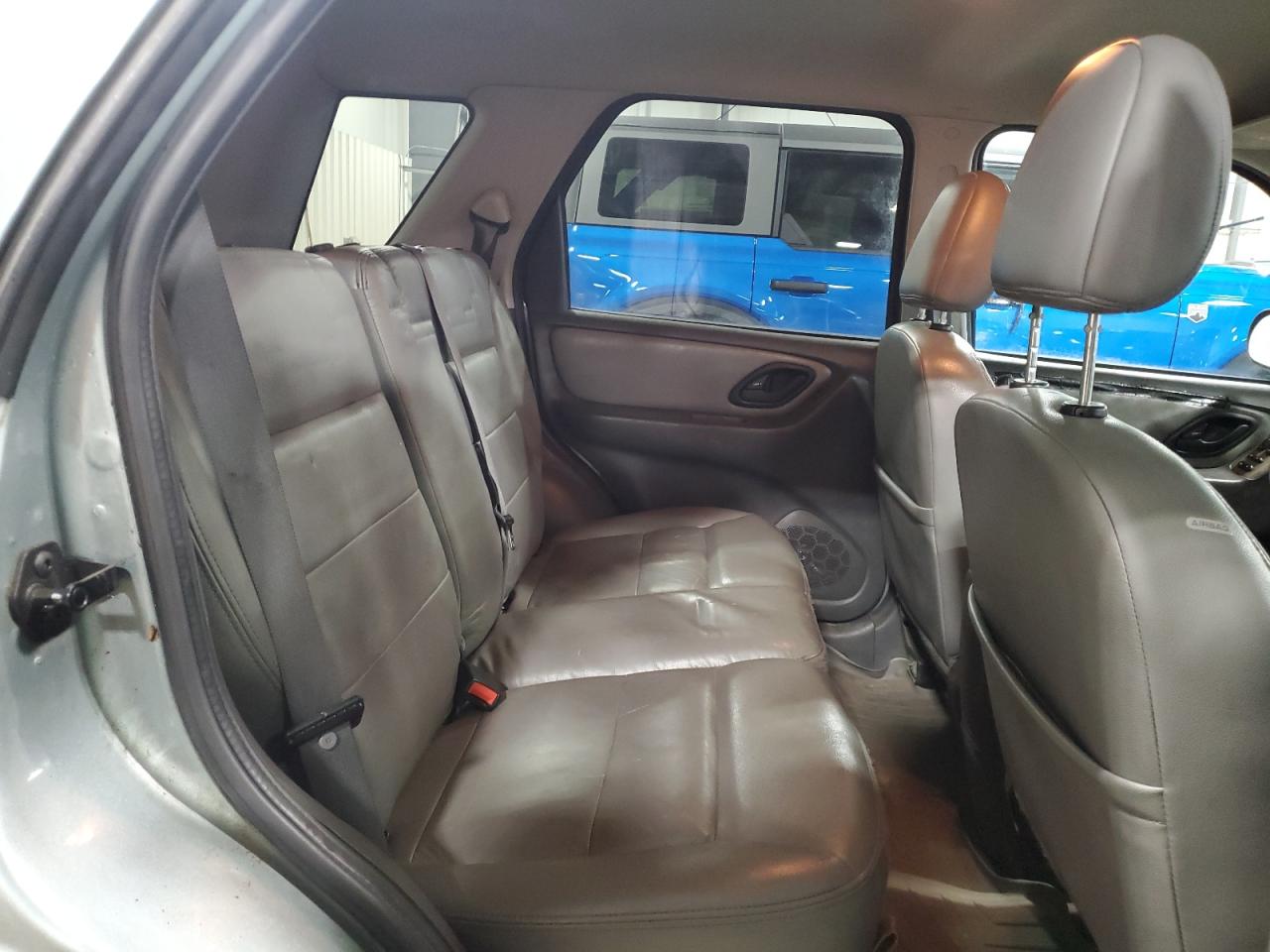 2005 Ford Escape - Image 11
