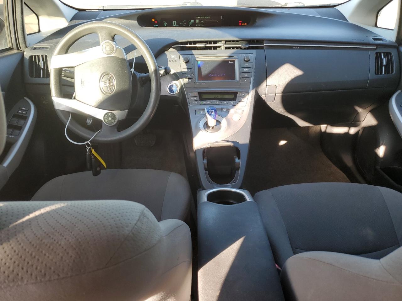 2012 Toyota Prius - Image 8