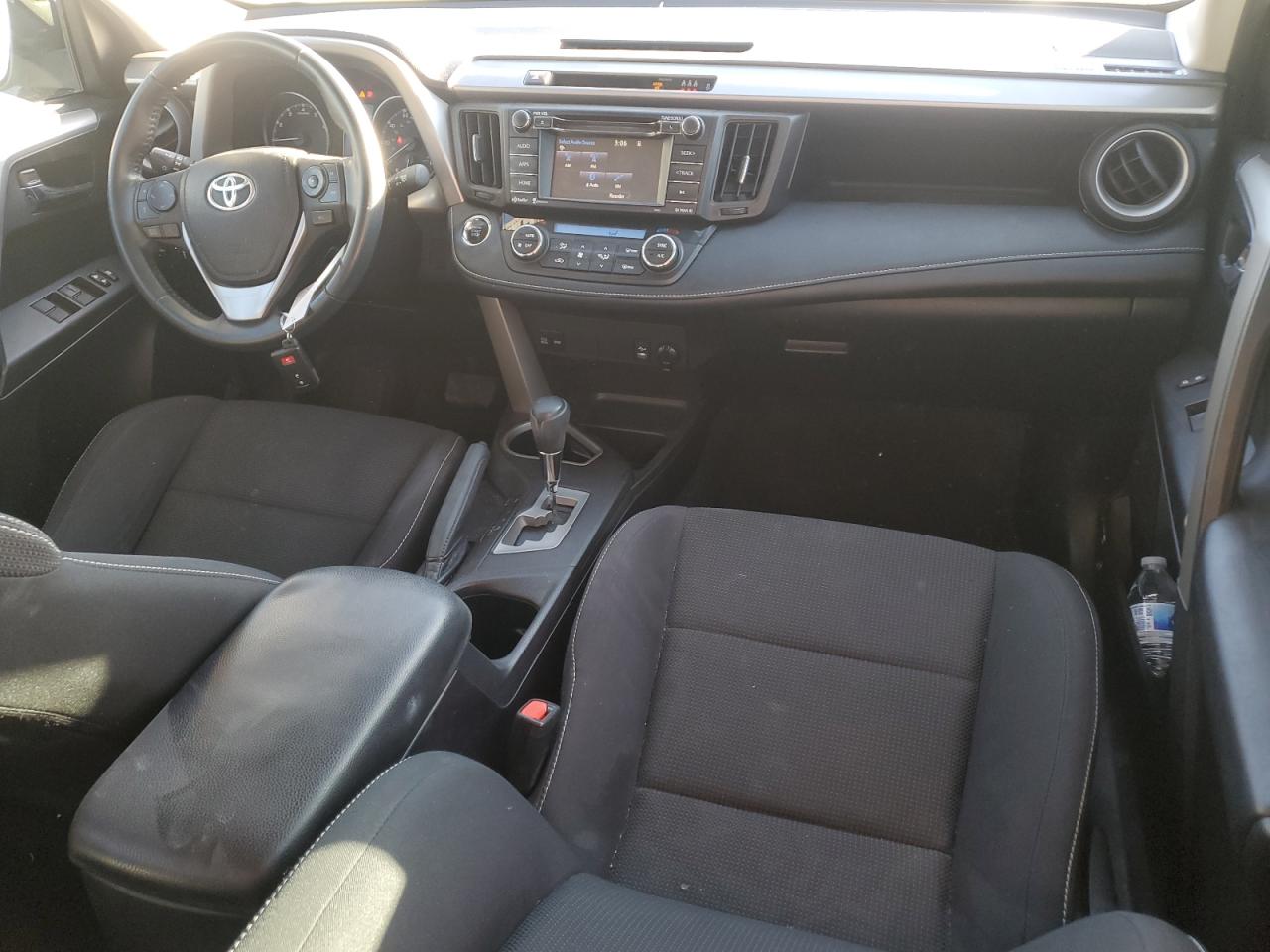 2018 Toyota RAV 4 - Image 8