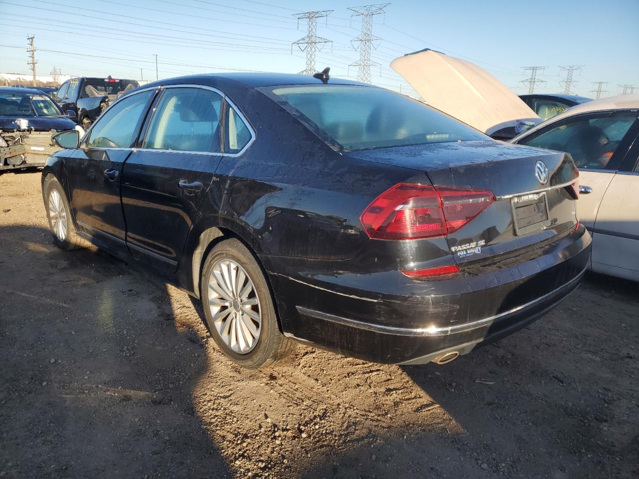 2017 Volkswagen Passat - Image 2