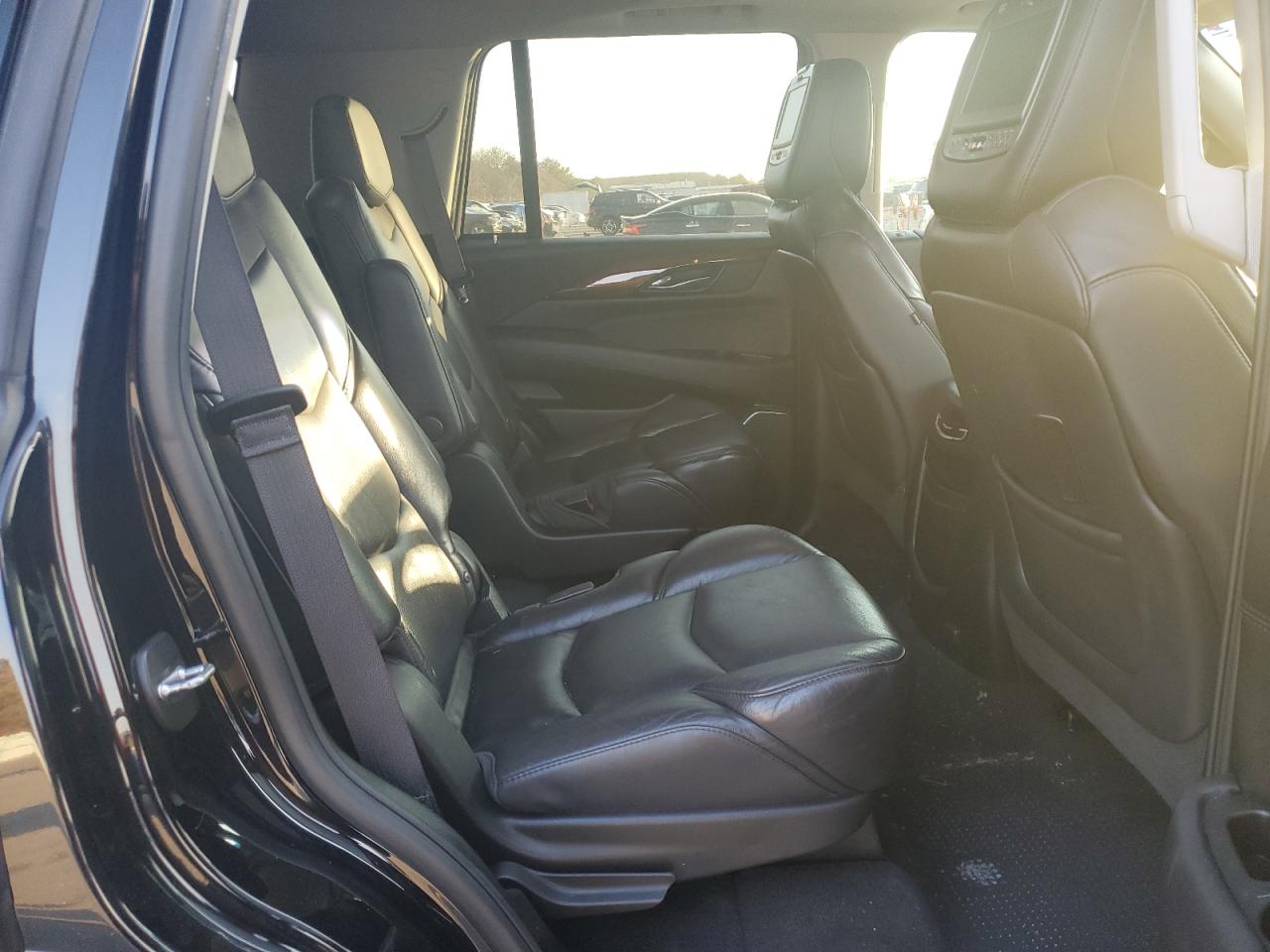 2018 Cadillac Escalade - Image 11