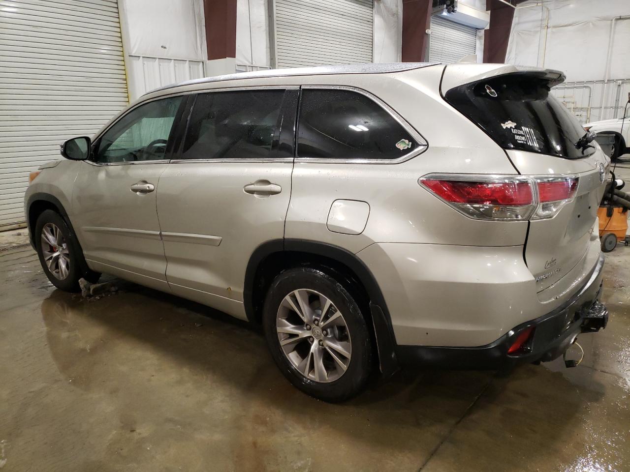 VIN 5TDJKRFH7FS144294 2015 TOYOTA HIGHLANDER no.2