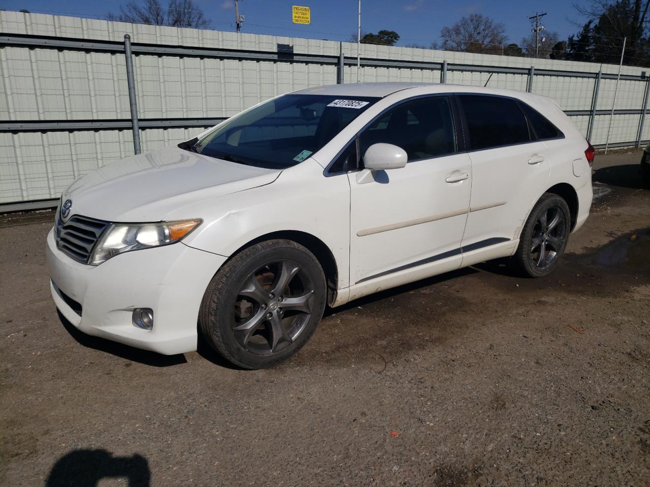 2011 Toyota Venza - Image 1
