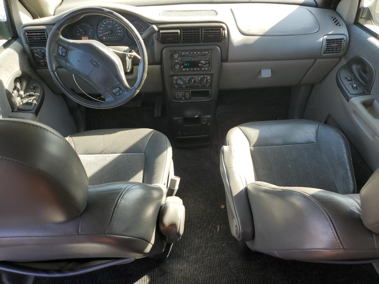 2003 Chevrolet Venture - Image 8