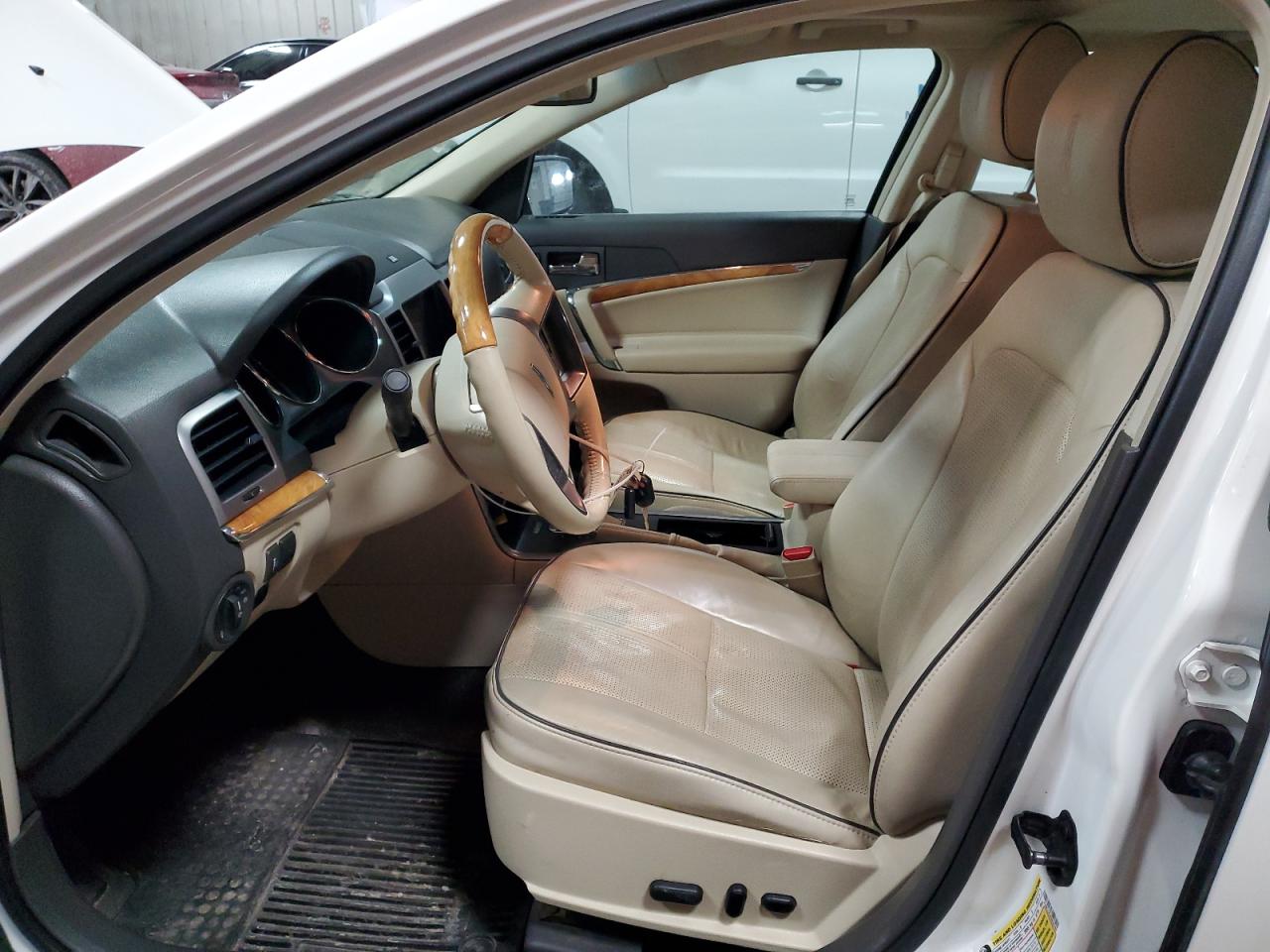 2012 Lincoln MKZ - Image 7