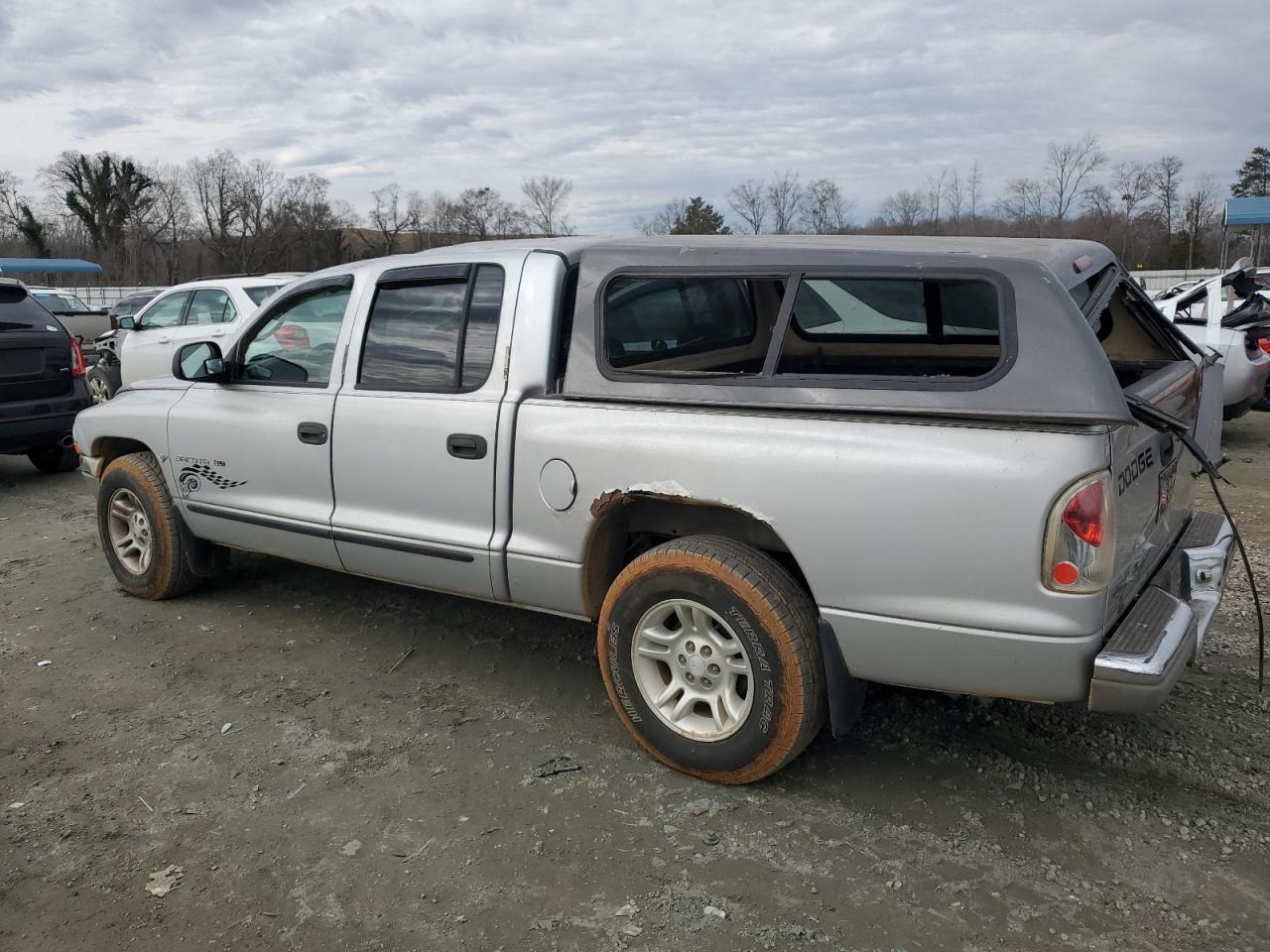 2001 Dodge Dakota - Image 2