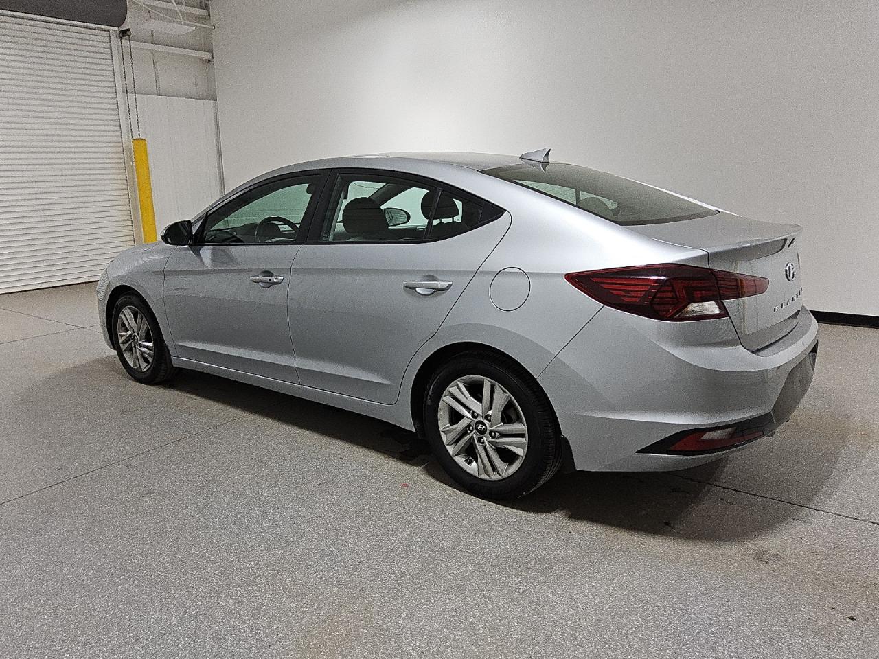 2020 Hyundai Elantra - Image 2