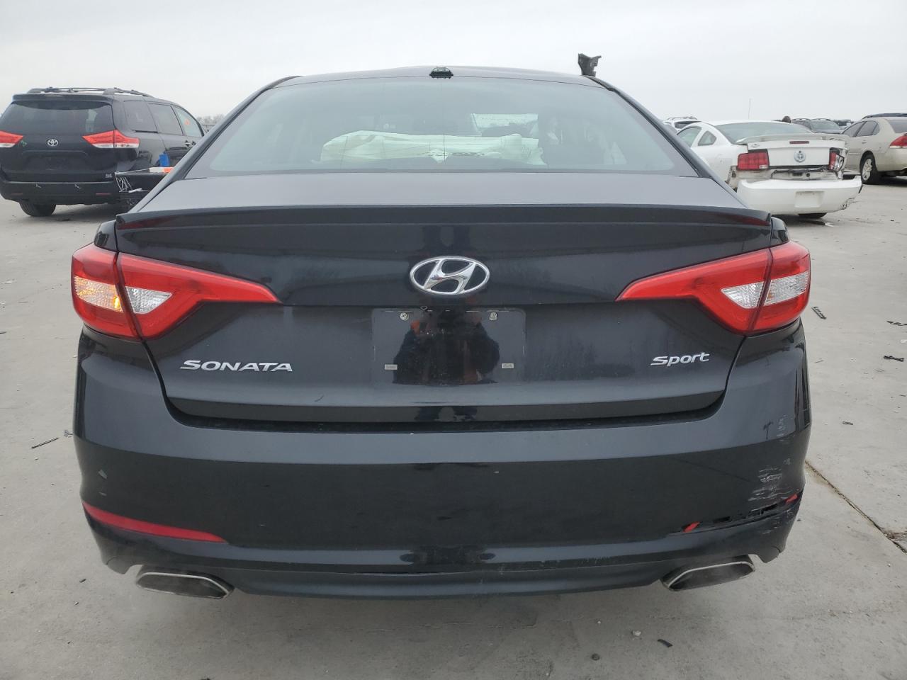 2017 Hyundai Sonata - Image 6