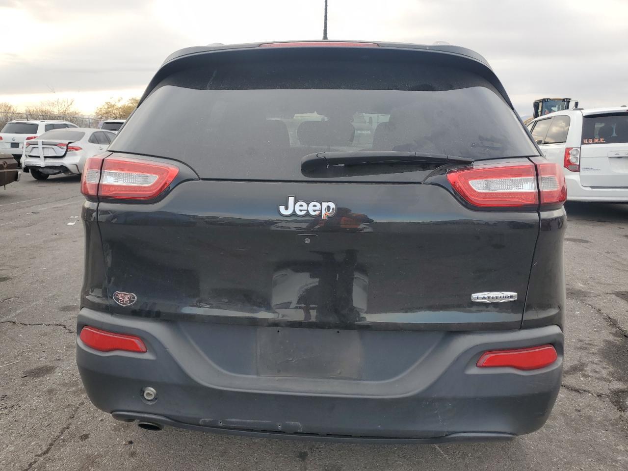 2017 Jeep Grand Cherokee - Image 6