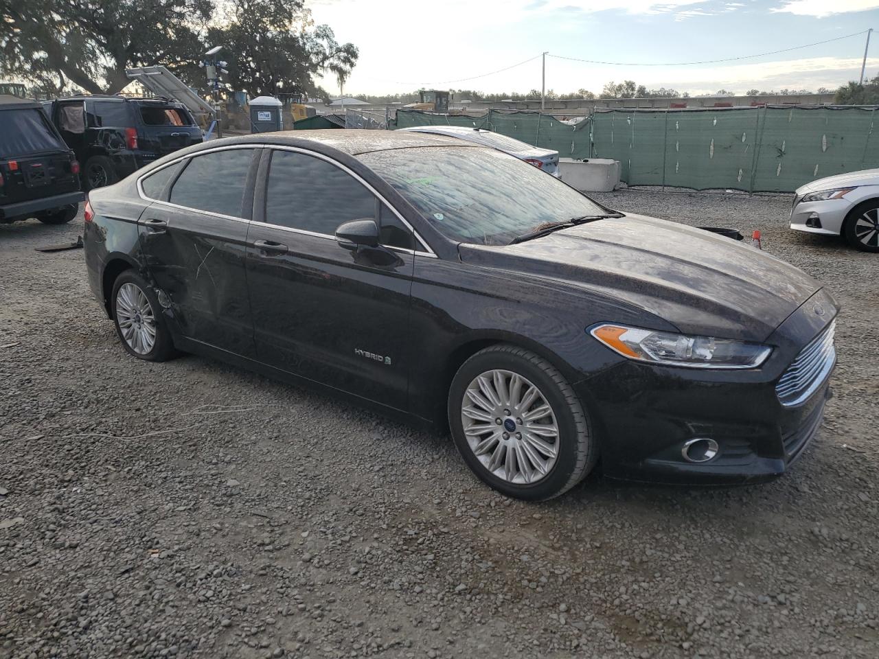 VIN 3FA6P0LU4GR364507 2016 FORD FUSION no.4