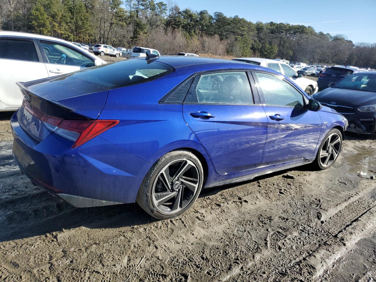 2023 Hyundai Elantra - Image 3