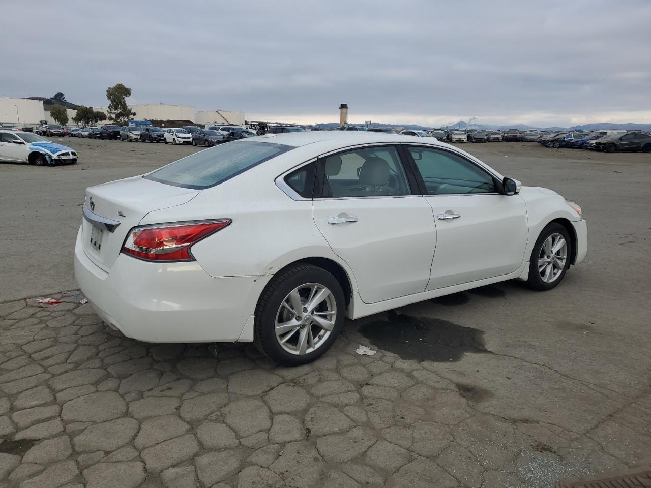 2015 Nissan Altima - Image 3