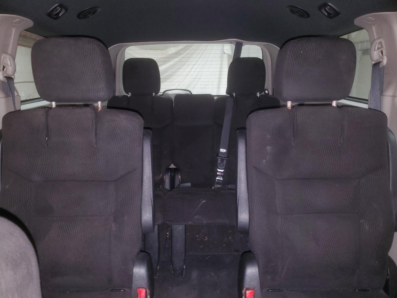 2014 Dodge Caravan - Image 10