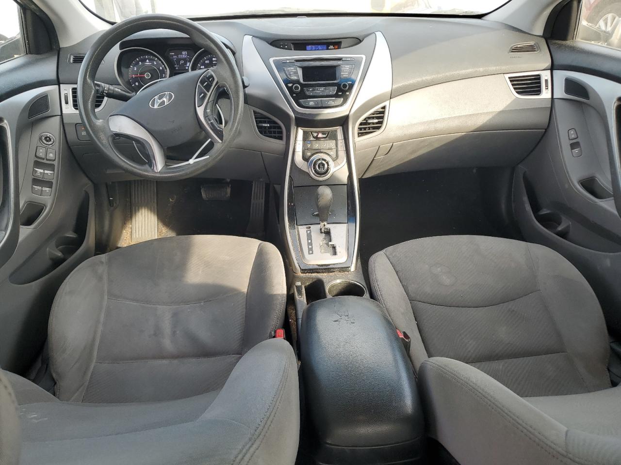 2013 Hyundai Elantra - Image 8
