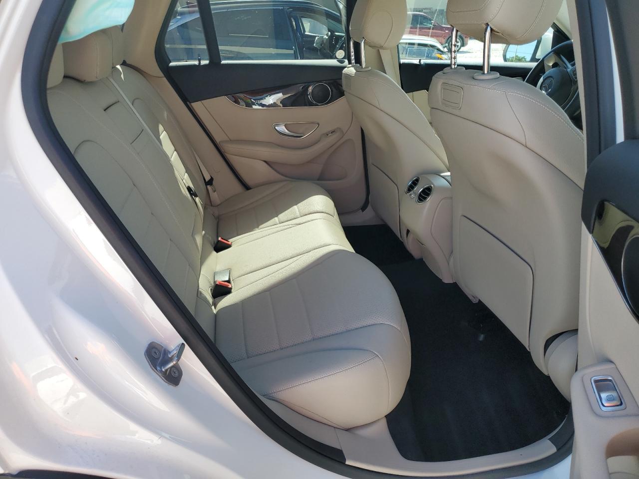 2019 Mercedes-Benz GLC - Image 10