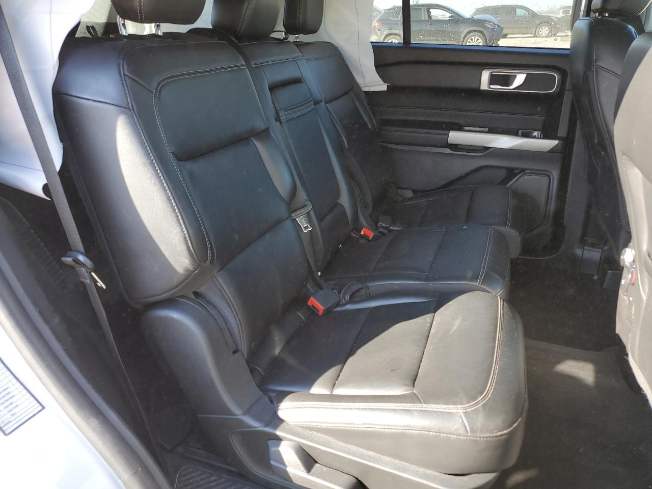 2022 Ford Explorer - Image 11