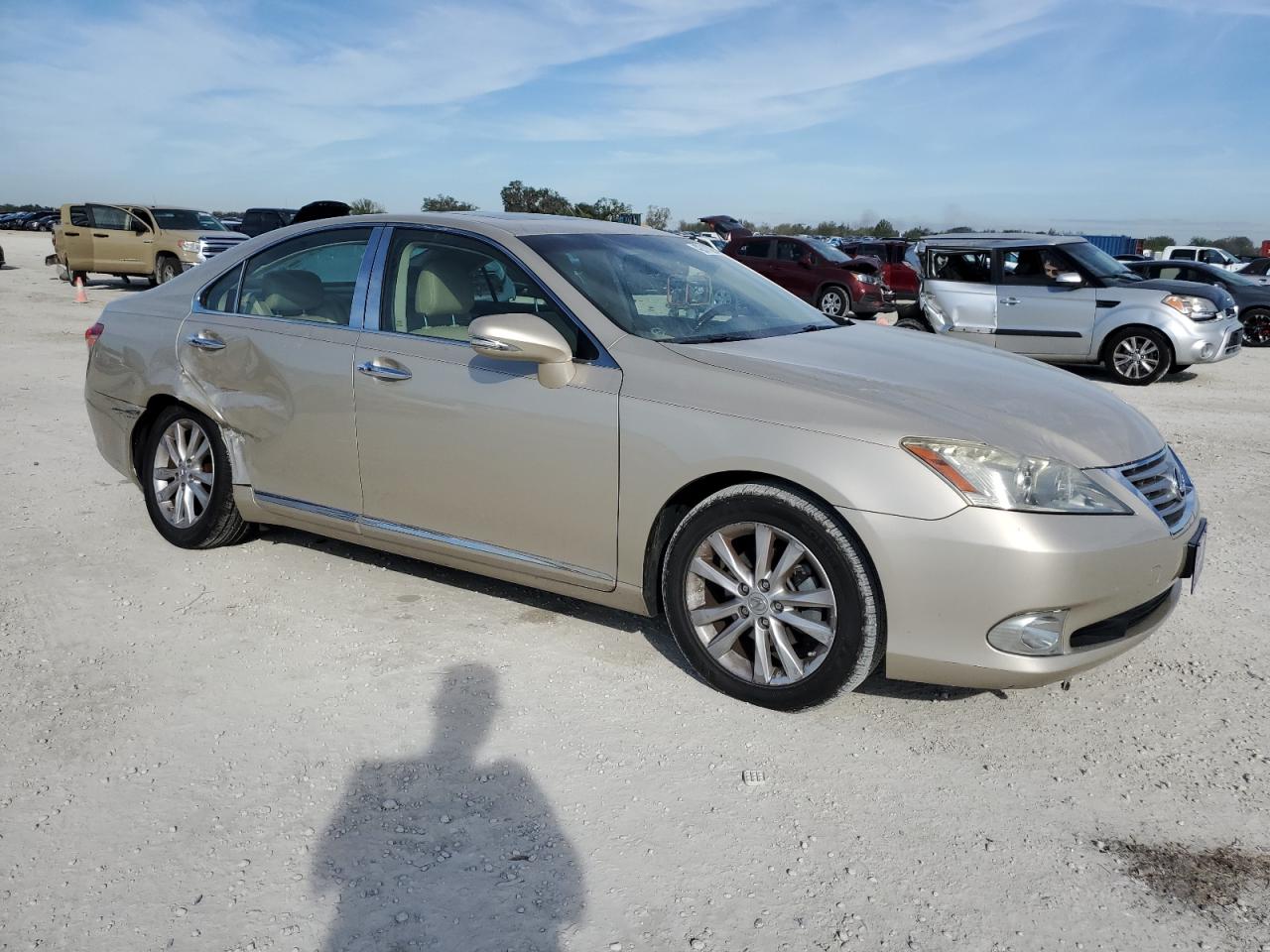 2010 Lexus ES - Image 4