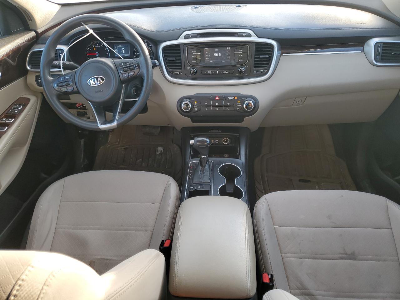 2017 Kia Sorento - Image 8